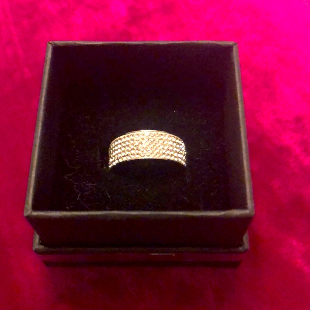 💍 Ring